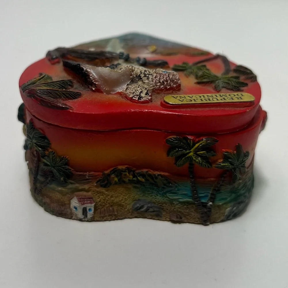 República Dominicana 3D Handmade Heart Shaped Macaw Colorful Trinket Box W/ Lid
